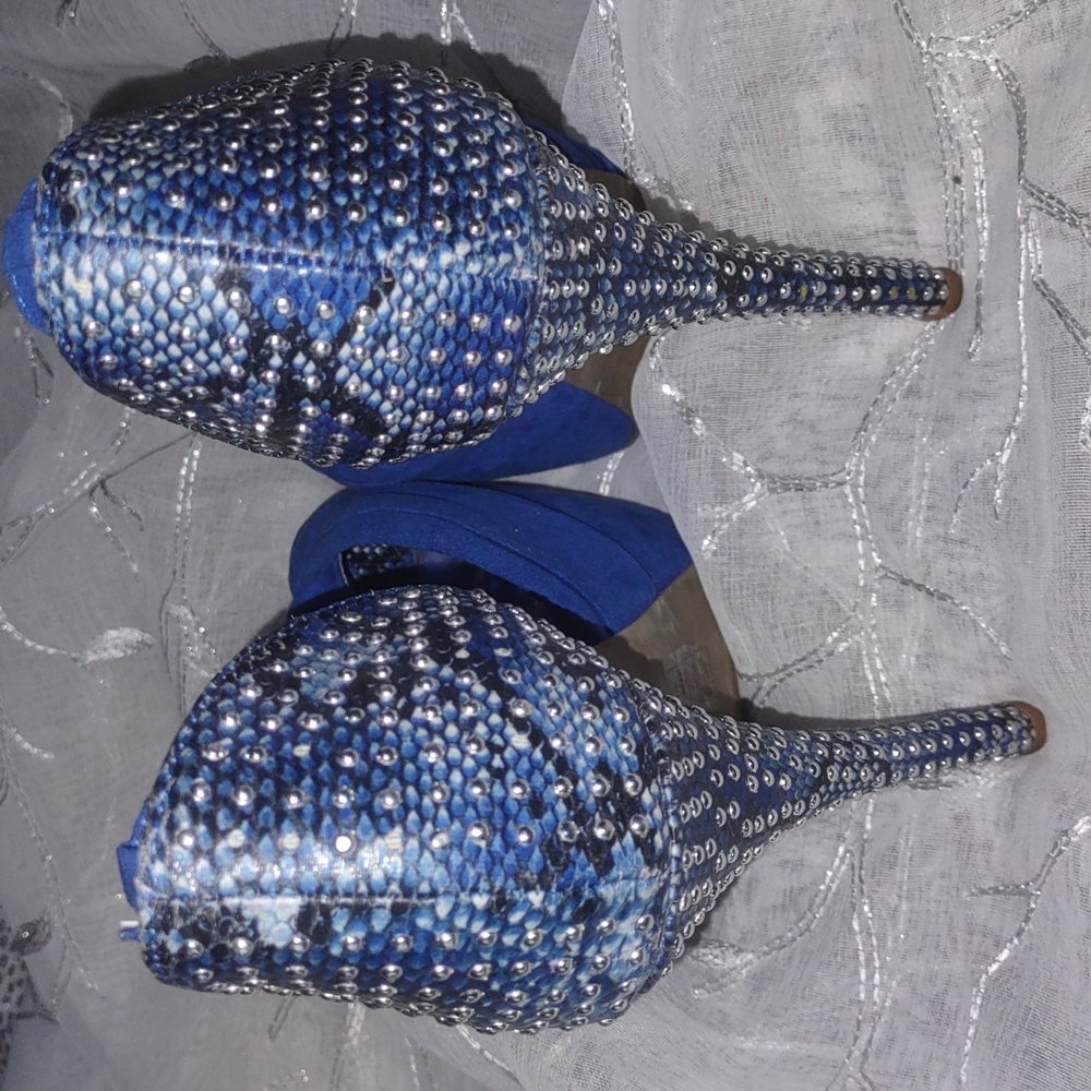 High heels - Picture 4 of 6